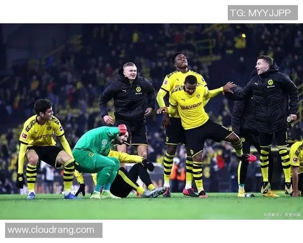 多特蒙德迎战强敌全力以赴力争胜利 展现冠军之争的激烈较量 多特蒙德迎战强敌全力以赴力争胜利 展现冠军之争的激烈较量